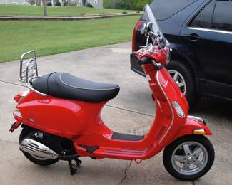 Vespa: 2009 Vespa S 150. Like new.