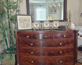Henrredom Chest of Drawers
