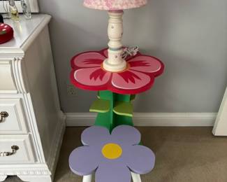 2 Flower Tables, Lamp