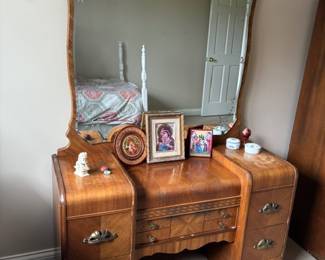 Antique Vanity w/Etched Mirror