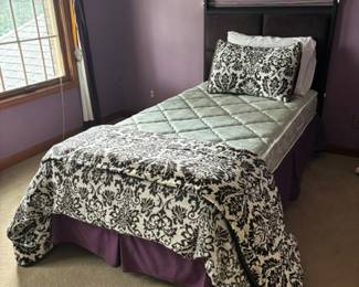 Twin Bed w/Headboard, M/BS