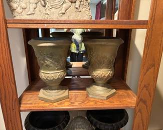 Urns