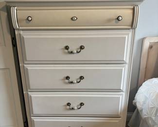 5-Drawer White Dresser
