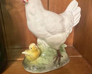 Vintage HOMCO Porcelain Hen and Chick Figurine