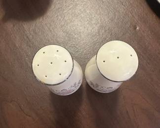 Lenox Charleston Salt and Pepper Shakers