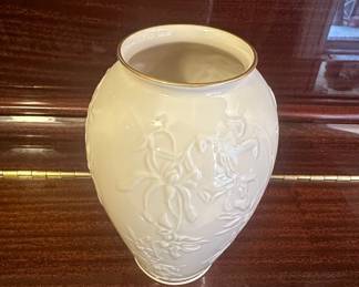 Lenox Masterpiece Collection Iris Vase