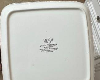 Mikasa English Countryside White Square Baker