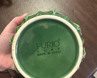 Furio Home Green Oak Leaf Pattern Covered Bowl