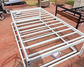 White Metal Trundle Bed Frame