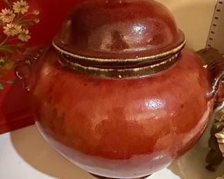 Vintage Hull Pottery Brown Drip Glaze Bean Pot with Lid