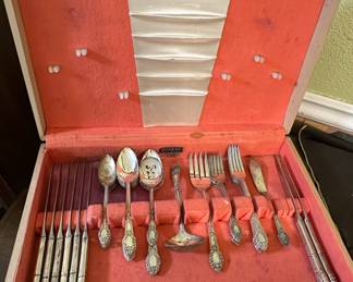 1847 Rogers Bros. Silverplate Flatware Set