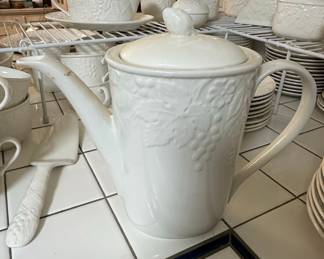 Mikasa English Countryside White Coffee Pot