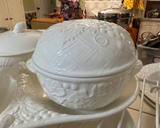 Villeroy & Boch "Basket" Covered Vegetable Bowl