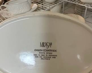 Mikasa English Countryside Oval Baker
