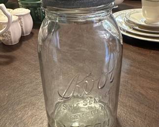 Kerr Self-Sealing Mason Jar - Quart Size with Zinc Lid