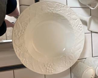 Mikasa English Countryside Large Rimmed Soup Bowl