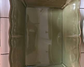 Arenito Sage Green Scalloped Rectangular Baker with Leaf Motif