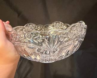 Oneida Southern Garden Rose Pattern Crystal Bowl