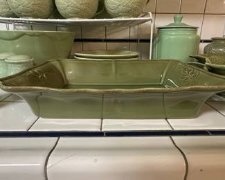 Arenito Sage Green Scalloped Rectangular Baker with Leaf Motif