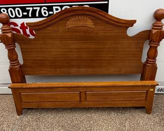 Lexington Furniture Victorian Sampler Collection Queen Size Bed Headboard