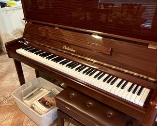 Palatino Console Piano