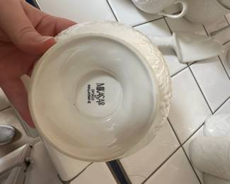 Mikasa DP900 Footed Bowl