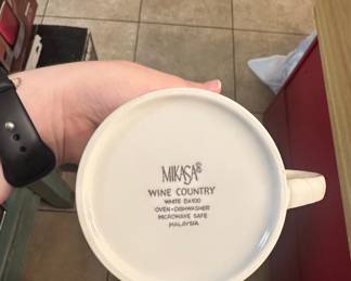 Mikasa Wine Country White Mug