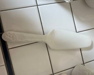 Mikasa DP900 Cake Server with Grape/Vine Handle