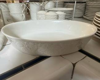 Mikasa English Countryside Oval Baker