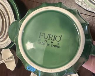 Furio Home Green Oak Leaf Teapot