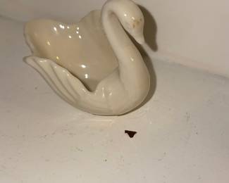 Lenox 'To the Bride' Porcelain Swan Figurine