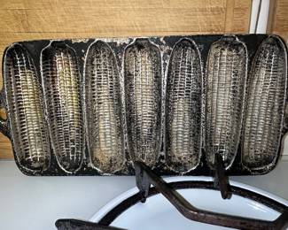 Vintage Wagner Ware Cast Iron Cornbread Pan - 7 Stick Krusty Corn Cob Pan