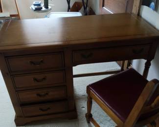 Traditional LinkTaylor Writing Desk with Chair