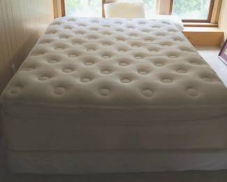 Stearns  Foster The Plaza QueenSize Mattress