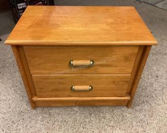 2-drawer nightstand (2 available)