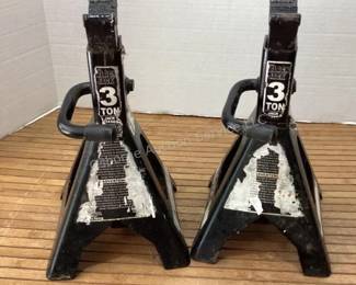 Multiple jack stands