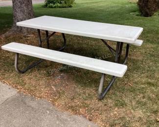 Lifetime picnic table