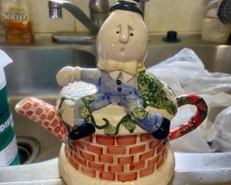 DesignPac Humpty Dumpty teapot made 70’s-80’s