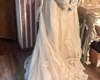 Vintage wedding dress
