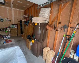 More garage contents