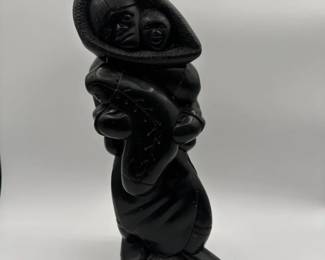 016 Early Inuit Soapstone Carving Mother, Child And Baby