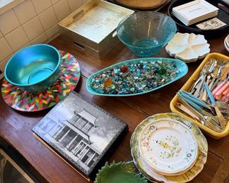 Trays, platters, dishes, decorative bowls