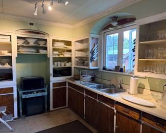 Kitchenware, professional chef's aprons, napkins, table cloths