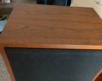 klipsch Oak Floor Speakers Exc.