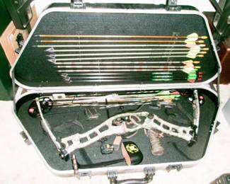 HOYT COMPOUND BOW