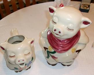 SHAWNEE PITCHER COOKIE JAR CRACKED