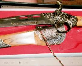 GUN KNIFE