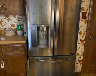 LG Refrigerator $1000