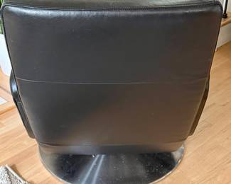 One of 2 Stressless Leather Recliners Original. Price $4,000 ea