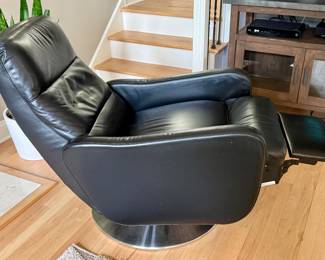 One of 2 Stressless Leather Recliners Original. Price $4,000 ea